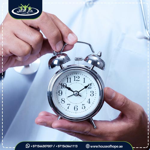 عوامل تحدد مدة علاج الإدمان